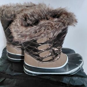 Women's Brown and Black Winter Boots